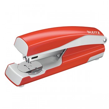 Celokovová stolní sešívačka Leitz NeXXt 5502 Světle červená